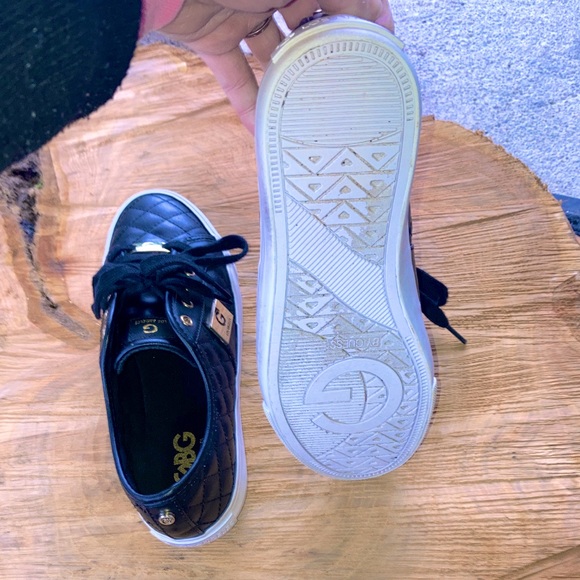 Women’s G by GUESS size 71/2 sneakers - Picture 13 of 14